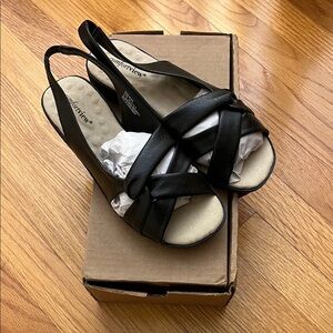 Brand new Comfortview Women's Black Slingback Woven Sling Sandals